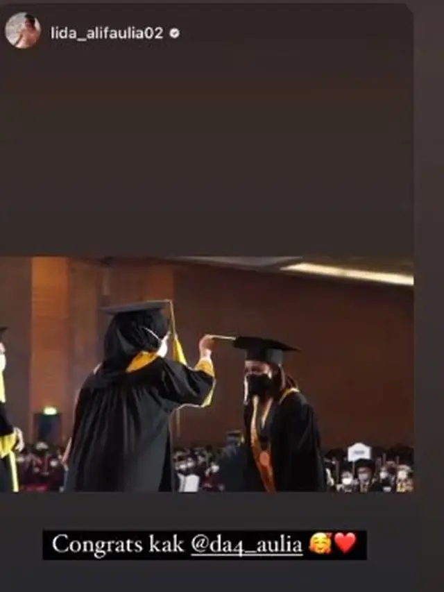 7 Momen Aulia DA Wisuda, Bahagia Bisa Lulus Kuliah Setelah Berjuang 4 Tahun