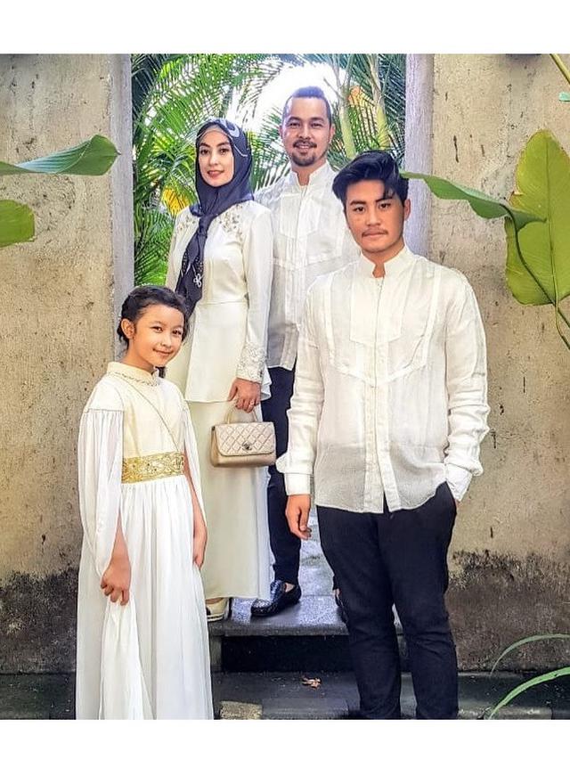 12 Tahun Bersama, Ini 6 Momen Manis Sultan Djorghi dan Annisa