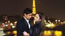Diabadikan oleh fotografer FD Photography, keduanya tampil kompak berpose tak jauh dari kawasan Menara Eiffel. (Instagram/fdphotography90).
