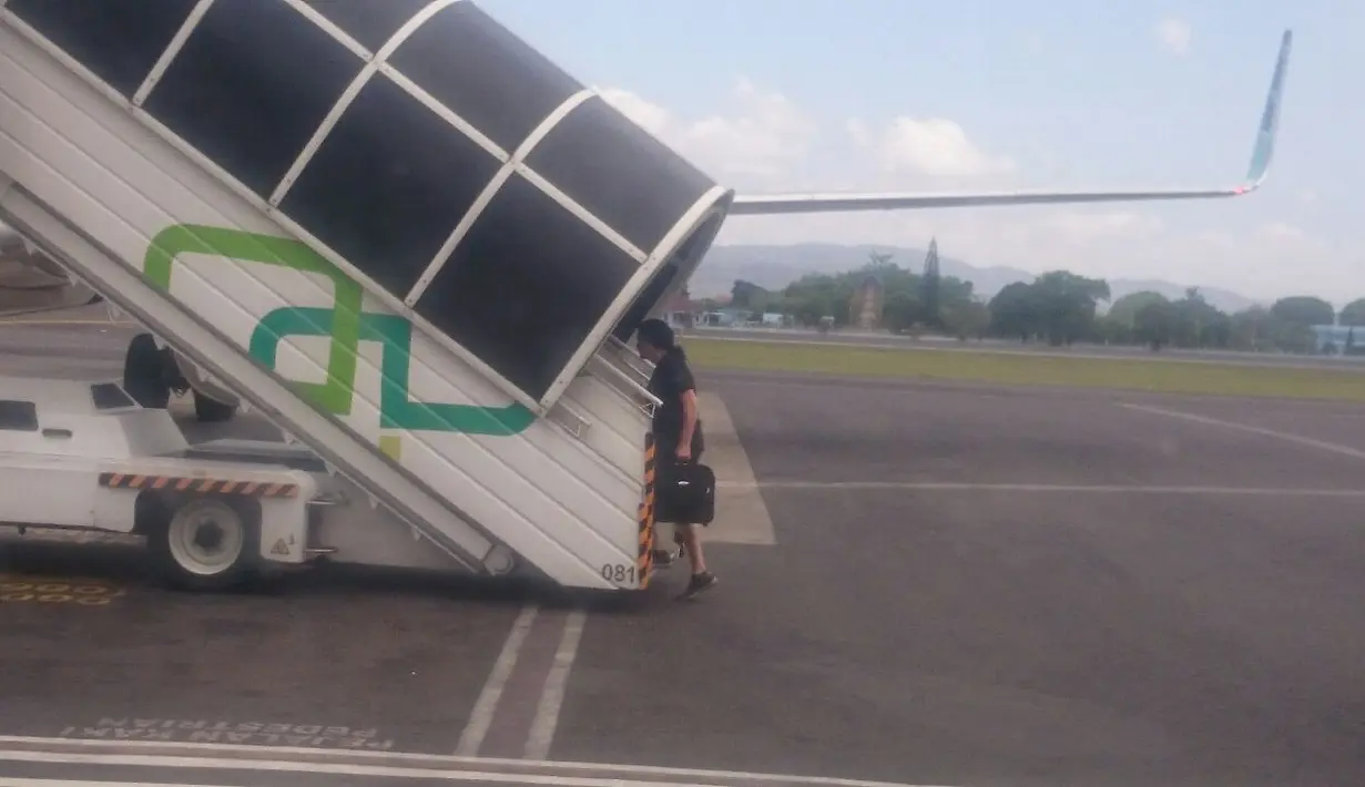 Usai tampil di JogjaRockarta kemarin, musisi legendaris ini akan kembali melanjutkan perjalanannya ke negeri Jiran, Malaysia, untuk menggelar konser dan menghibur para penggemarnya di sana. (Bambang E.Ros/Bintang.com)