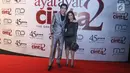 Maxime Bouttier dan Prilly Latuconsina berpose saat menghadiri gala premiere film Ayat Ayat Cinta 2 di Jakarta, Kamis (07/12). (Liputan6.com/Herman Zakharia)