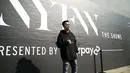 Hadiri NYFW sekaligus tampil di runway fashion show Erigo, Raffi Ahmad tampil kasual mengenakan oversized hoodie hitam dipadukan dengan ripped jeans. (Instagram/raffinagita1717).