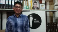 Saat awal terjun jadi pengusaha, apa yang dilakukan Yasa Singgih sempat dipertanyakan. Kini ia mulai menapaki kesuksesan. 