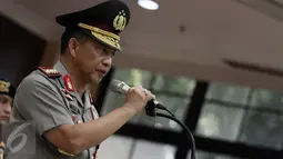 Kapolri Jenderal Tito Karnavian memberikan Sambutan saat acara pelantikan perwira tinggi kepolisian di Mabes Polri, Jakarta, Jum'at (28/4). Hari ini Kapolri resmi melantik 6 Kapolda Baru dan Kepala Divisi Humas Mabes Polri. (Liputan6.com/Johan Tallo)