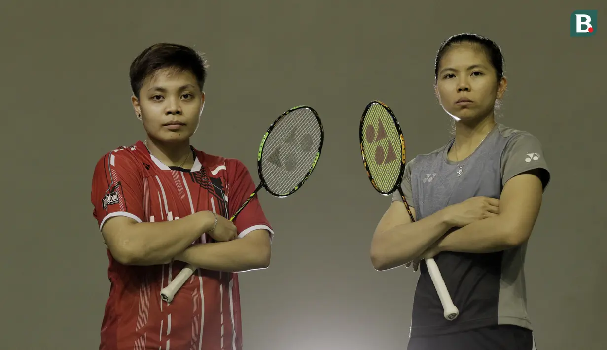 Ganda putri Indonesia, Greysia Polii/Apriyani Rahayu berpose saat sesi pemotretan di Pelatnas Bulutangkis, Cipayung, Jakarta, Senin (7/5/2018). (Bola.com/M Iqbal Ichsan)