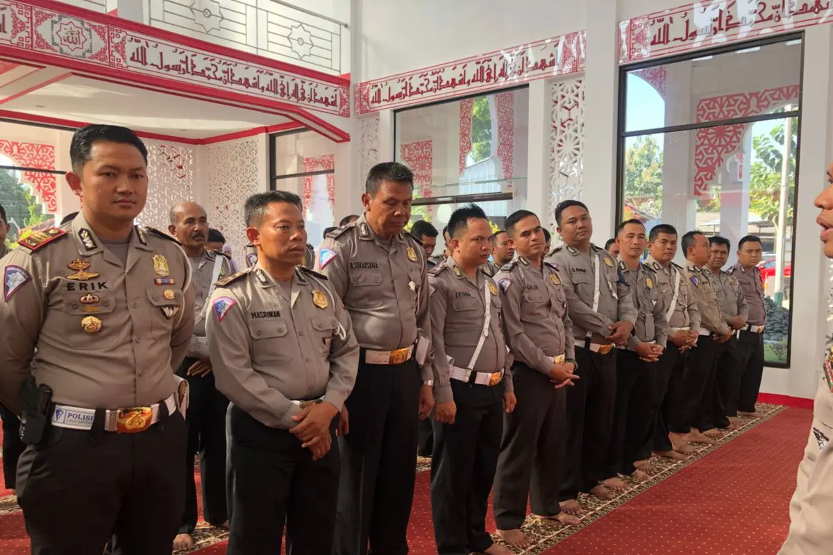 puluhan anggota polres garut shalat gaib