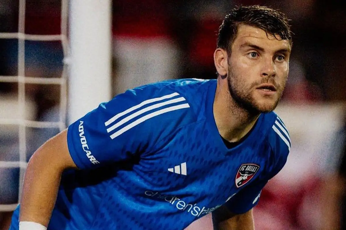 Kiper FC Dallas di Major League Soccer (MLS) yang mempunyai darah Indonesia, Maarten Paes.