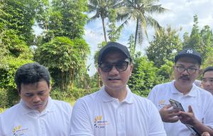 Kepala Badan Pengelola Keuangan Haji (BPKH), Fadlul Imansyah menyatakan, melemahnya nilai tukar rupiah terhadap dolar Amerika Serikat yang sempat mendekati Rp 17.000 per USD dipastikan tidak berdampak signifikan terhadap pembiayaan ibadah haji. (Liputan6.com/Muhammad Radityo Priyasmoro)