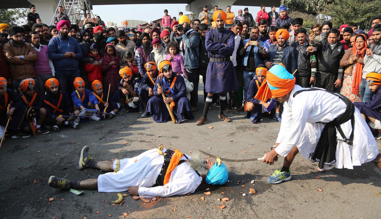 FOTO: Menengok Atraksi Bela Diri Tradisional Sikh Saat ...