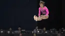 Aksi Rifda Irfanaluthfi pesenam artistik Indonesia pada Asian Games di JIExpo, Jakarta, Selasa (21/8/2018). Indonesia melaju ke tiga babak final pada senam artistik putri Asian Games 2018. (Bola.com/Peksi Cahyo)