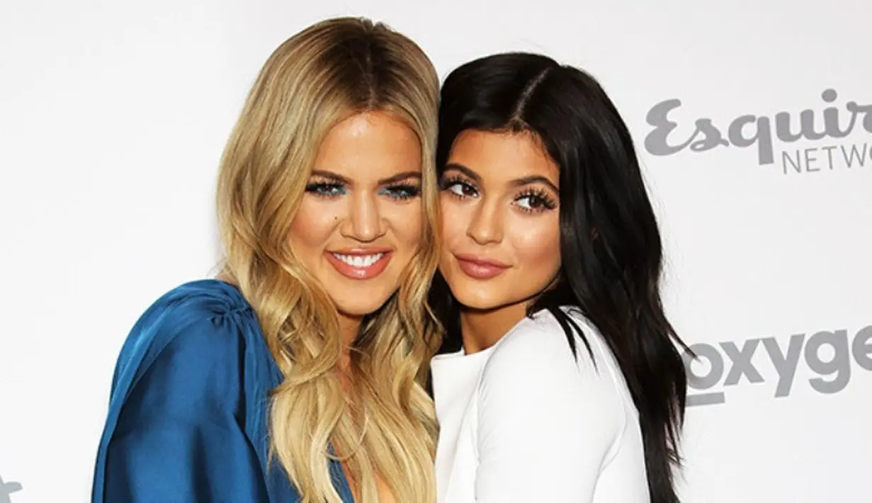 Kim Kardashian sendiri merasa bisa menjadi lebih dekat dengan saudari-saudarinya. Terlebih ketika Kylie dan Khloe telah menjadi seorang ibu. (Hollywood Life)