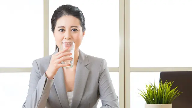 Meeting Panjang Bikin Sakit Kepala Berat dan Nyeri? Ini Tips agar Fokus Tak Terganggu!