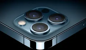 iPhone 13 Pro akan dilengkapi sensor autofocus pada kamera ultra-wide. Itu juga akan menggunakan lensa enam elemen untuk menunjang pengambilan gambar low-light. (dok: MacRumors)