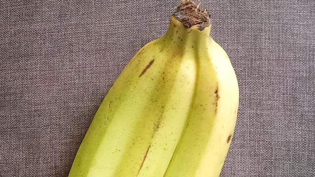 8 Potret Buah Berbentuk Unik Banget, Bikin Takjub