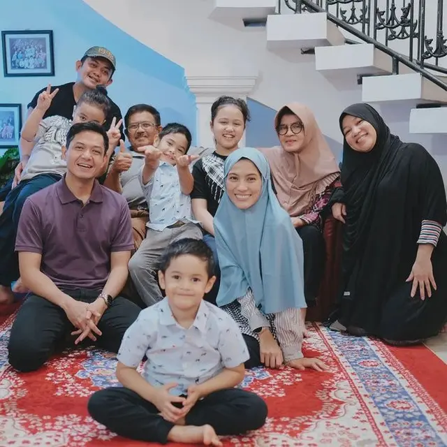 [Fimela] Alyssa Soebandono dan Dude Harlino