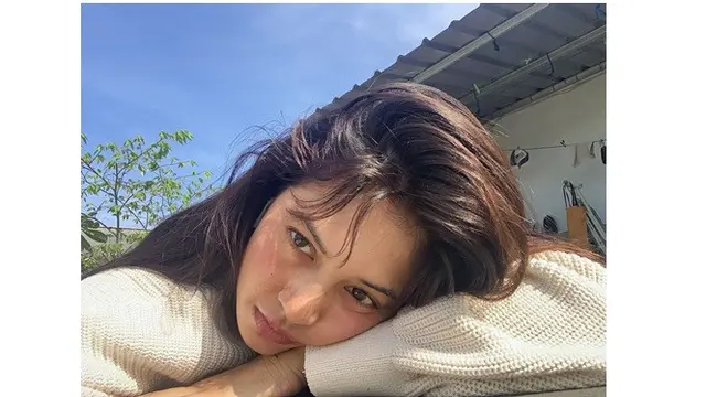 7 Potret Aurelie Moeremans saat Tanpa Makeup, Tetap Memesona