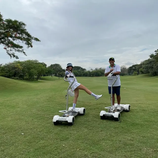 6 Momen Ardi Bakrie Temani Nia Ramadhani Olahraga, Jogging Hingga Golf