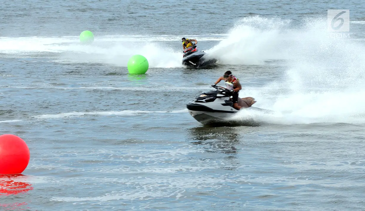Pengemar BMW M Owners Club Indonesia mengikuti Sea-Doo Slalom Competition di Jetski Indonesia Academy, Ancol, Jakarta, Sabtu (2/3). Olahraga ini untuk melatih ketangkasan keamanan dalam mengemudi kendaraan. (merdeka.com/Dwi Narwoko)