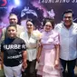 Amora Lemos bersama adik beserta ayah dan ibunya Krisdayanti dan Raul Lemos