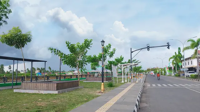 Sejenak Bersantai di Taman Siring Kandilo yang Jadi Ikon Paser