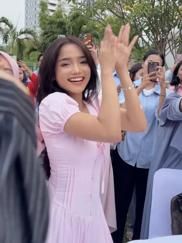 Makeup Fuji An di Gender Reveal dan Tujuh Bulanan Kakaknya . [@fuji_an]