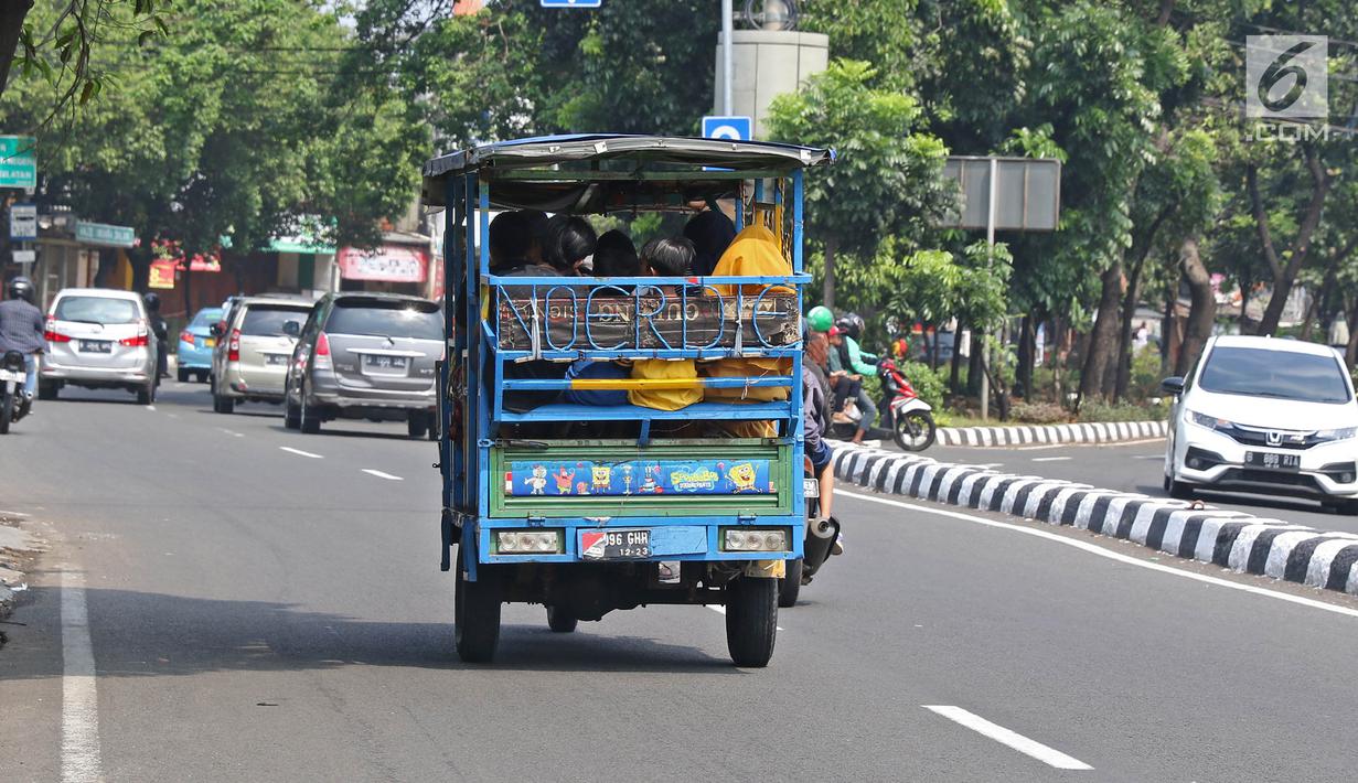Foto Demi Habiskan Libur Lebaran Warga Piknik Naik Motor