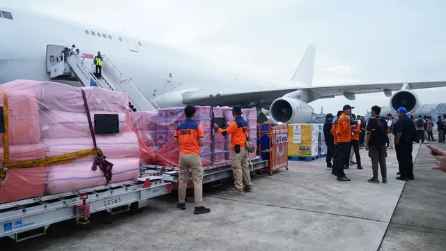 Pelepasan bantuan kemanusiaan Indonesia untuk korban gempa Myanmar pada hari ini, Kamis (3/4/2025). (Dok Kemlu  RI)