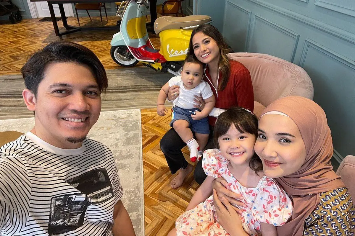 Irwansyah dan Zaskia Sungkar