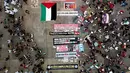Foto udara memperlihatkan aksi demonstrasi menuntut diakhirinya serangan Israel di Jalur Gaza sebagai bagian dari protes nasional di Guadalajara, Meksiko, Selasa 7 Oktober 2025. (Ulises RUIZ/AFP)