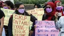 Warga yang mayoritas perempuan berunjuk rasa di depan Gedung MPR/DPR/DPD, Jakarta, Kamis (13/1/2022). Warga menuntut DPR segera mengesahkan Rancangan Undang-Undang Tindak Pidana Kekerasan Seksual (RUU TPKS). (Liputan6.com/Johan Tallo)