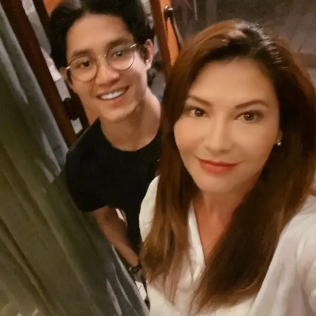 6 Potret Kebersamaan Tamara Bleszynski dan Teuku Rassya, Penuh Kehangatan