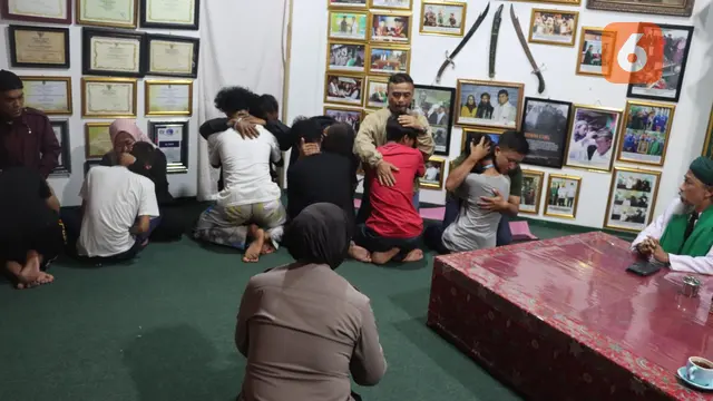 Para remaja yang terlibat aksi tawuran ini kemudian mengikuti program pembinaan Lentera Bintana Polres Sukabumi Kota di Pondok Pesantren Dzikir al-Fath, Gunungpuyuh, Kota Sukabumi. (Liputan6.com/Istimewa).