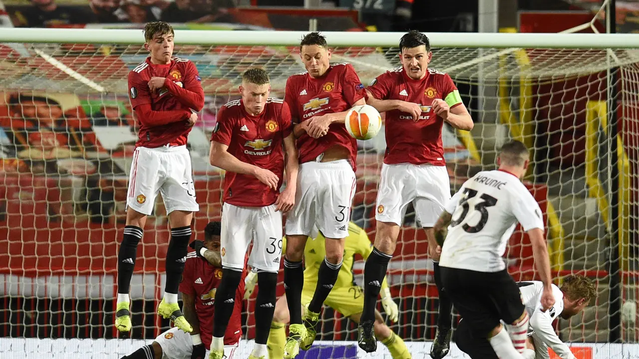 FOTO: Lengah di Akhir Laga, AC Milan Buyarkan Kemenangan Manchester United