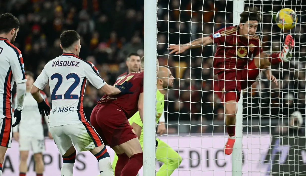 AS Roma sukses mengandaskan Genoa dengan skor 3-1 dalam laga giornata 21 Serie A 2024/2025 yang dihelat di Olimpico, Sabtu (18/1/2025) dini hari WIB. (AFP/Filippo Monteforte)