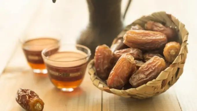 Waktu Buka Puasa Hari ke-9, 4 Juni 2017