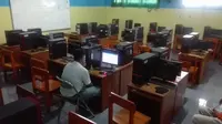 Perjuangan Siswa SMA Jalani UNBK Susulan Seorang Diri