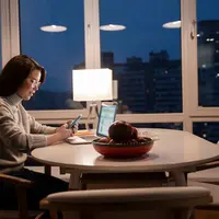 illustrasi wanita bekerja malam hari copyright/freepik