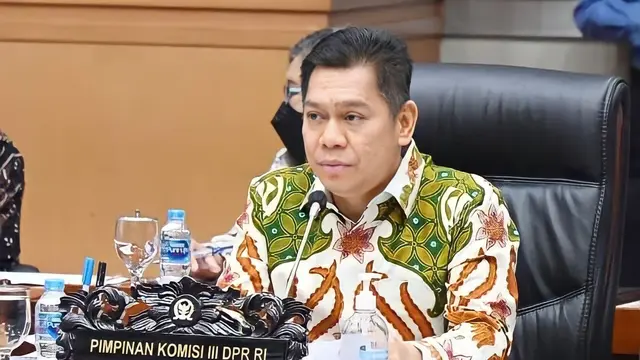 Ketua Umum MKGR Adies Kadir