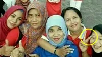 7 Momen Kocak Ini Bisa Terjadi Pas Foto Bareng