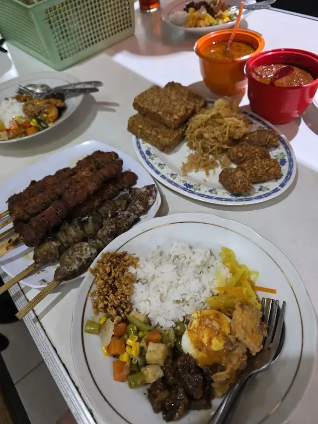 Rekomendasi Tempat Makan Enak di Dekat Pasar Besar Malang
