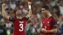 Ekspresi pemain Portugal, Cristiano Ronaldo, setelah menang adu penalti melawan Polandia pada laga perempat final Piala Eropa 2016 di Stade Velodrome, Marseille, Jumat (1/7/2016) dini hari WIB. (Reuters/Yves Herman)
