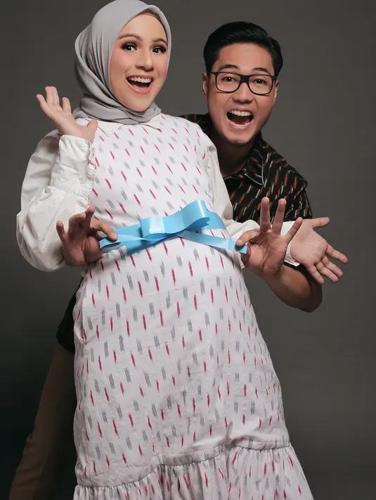 Pada Mei 2016, rumah tangga Nycta Gina dan Rizky Kinos sudah dikaruniai anak pertama yang diberi nama Panutan Adya Semesta Trinikta. (Foto: instagram.com/mozawahyu)