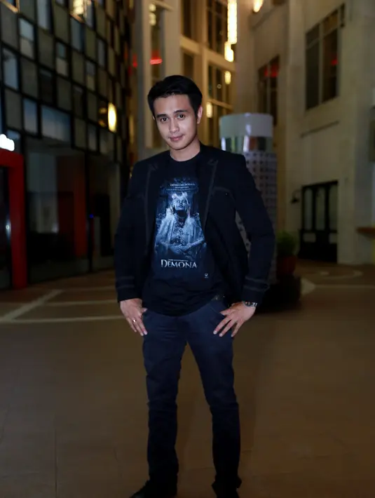 Jika biasanya para aktor yang ingin totalitas dalam berakting akan melakukan riset mendalam untuk peran yang dimainkannya, namun tidak dengan Ajun Perwira. (Wimbarsana Kewas/Bintang.com)