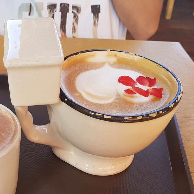 6 Potret Minuman Seperti Berekspresi Ini Unik, Muncul dengan Sendirinya