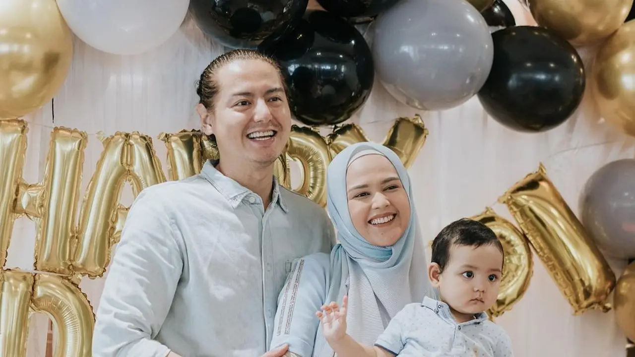 [Fimela] Roger Dannuarta dan Cut Meyriska