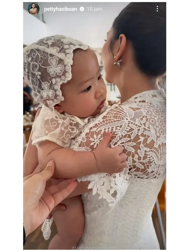 7 Potret Jessica Mila Rayakan Natal Bersama Keluarga Besar Hasibuan, Serba Putih