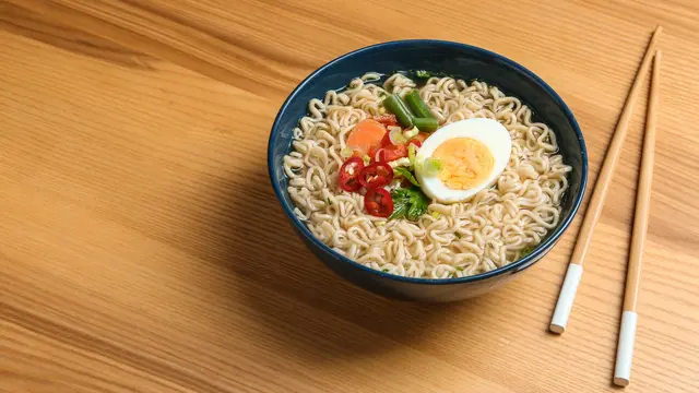 Mi kuah varian ayam bawang