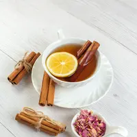 Ilustrasi minuman dari kayu manis untuk turunkan gula darah | copyright freepik.com/kamranaydinov