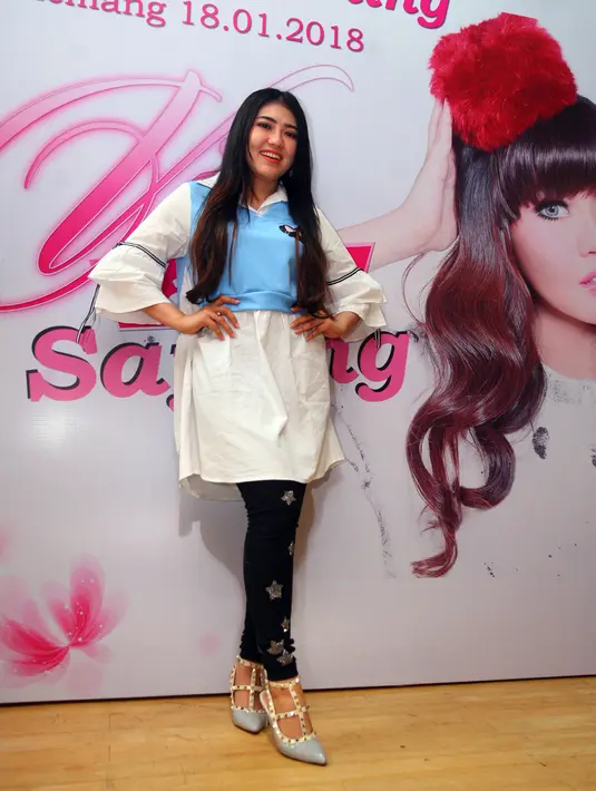 Tidak ada target khusus soal penjualan album perdananya. Tapi, ia melihat dalam jangka waktu tujuh bulan bisa mencapai angka 150 ribu, menurutnya sudah bagus. (Nurwahyunan/Bintang.com)