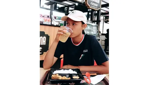 5 Potret Irma Bita di Luar Lapangan, Gelandang Persebaya Putri